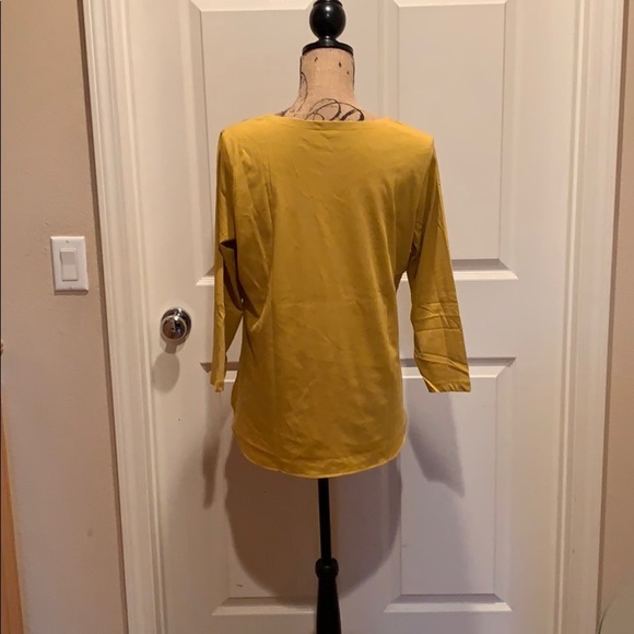 Van Heusen mustard colored print Top - Picture 5 of 5